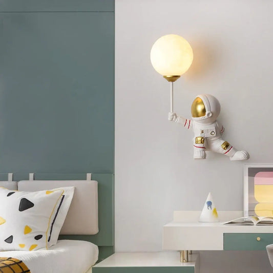 Applique Astronaute FEUNERE : Lumière Spatiale & Design Moderne