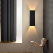 Applique Murale ALUMI : Lumière Moderne et Élégante