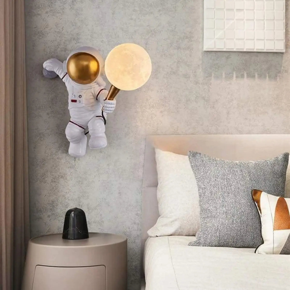 Applique Murale Astronaute : Lumière Cosmique et Design Ludique