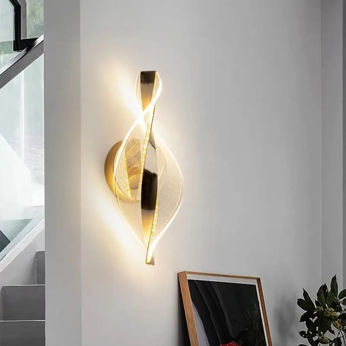 Applique Murale Design Métal Doré LED Sculpturale