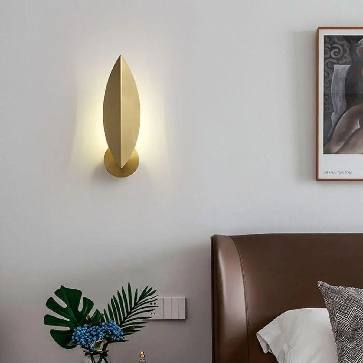 Applique Murale Dorée INTERUP : Luxe & Praticité