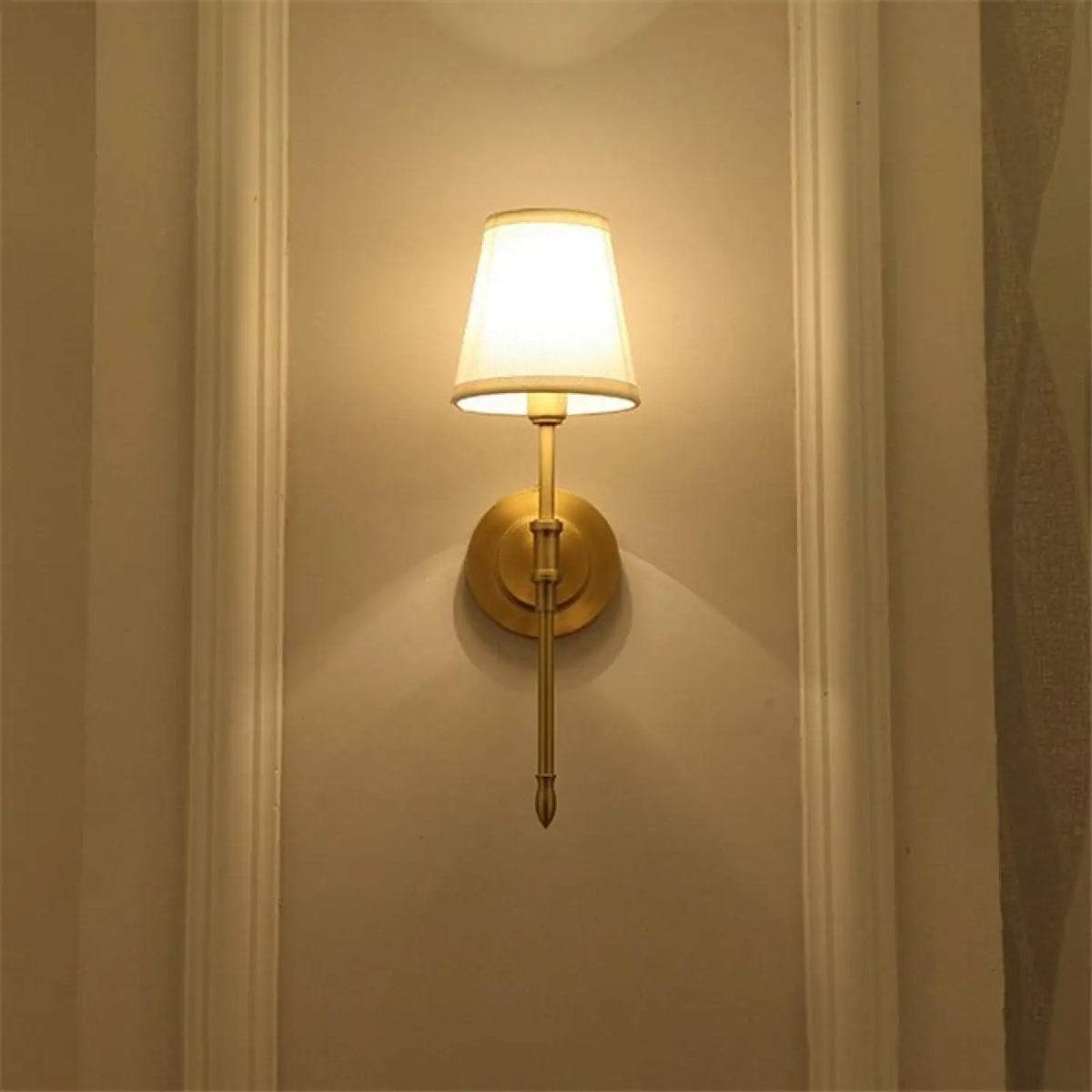 Applique Murale BAINEI : Éclairage Élégant & Polyvalent pour Salle de Bain