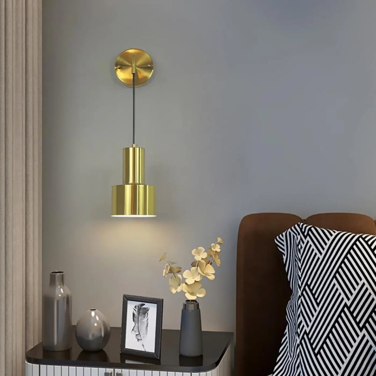 Applique Murale Suspendue Design Noir & Doré